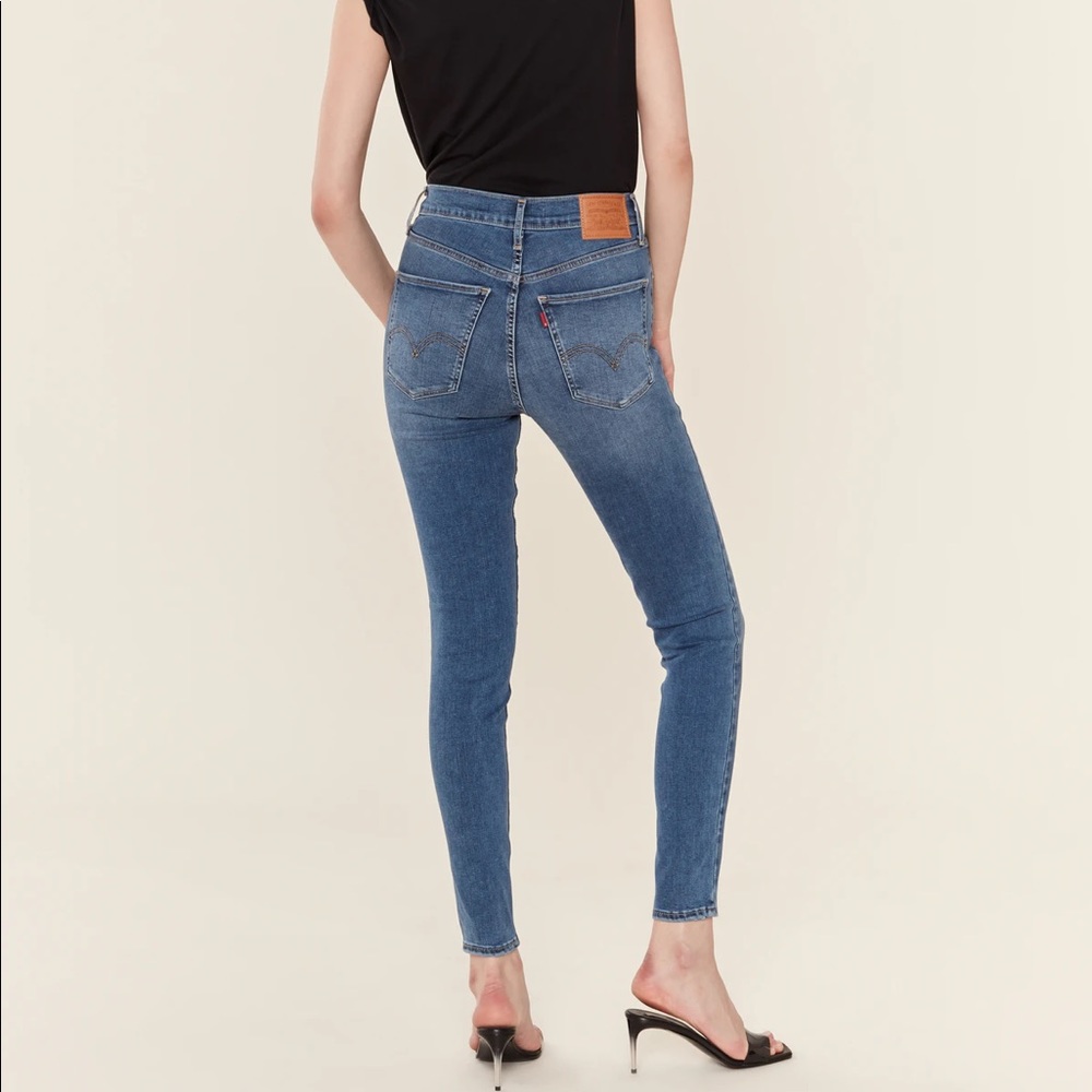 Levi’s Mile high skinny jeans (from Aritizia)